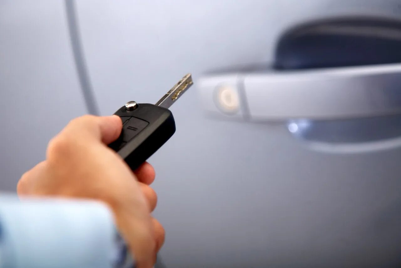 Установить автомобильную сигнализацию