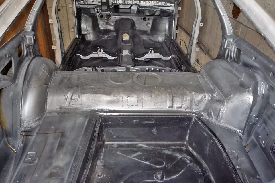 Сколько весит кузов автомобиля ауди 100 44 кузов. Ауди 100 ц 4 кузов. Крутая покраска ауди 100 с3. Кузова ауди 100 с3. Крепление радиатора ауди 100 с3.