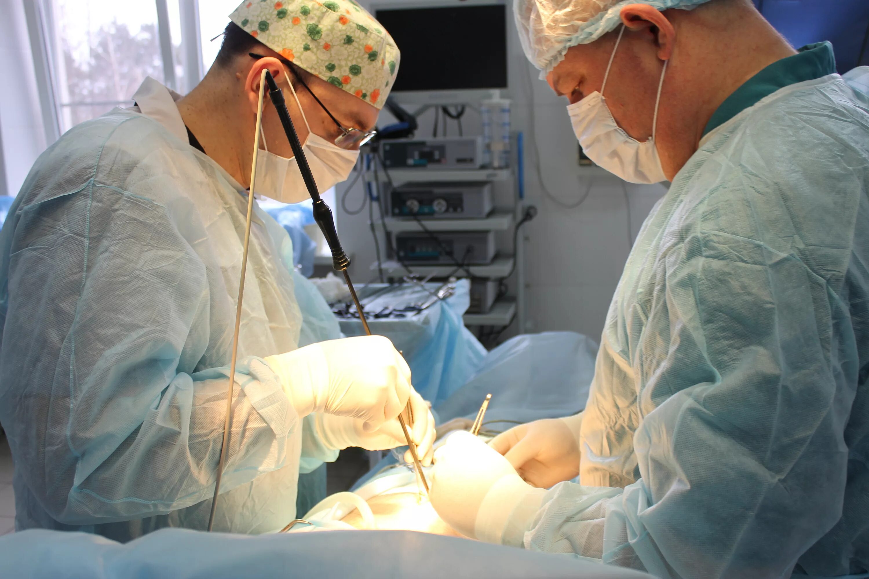 хирургическая операция. стерильная зона операционного блока. уход за хирургическими больными учебное пособие. хирургическая комната. операционный блок хирургического отделения.