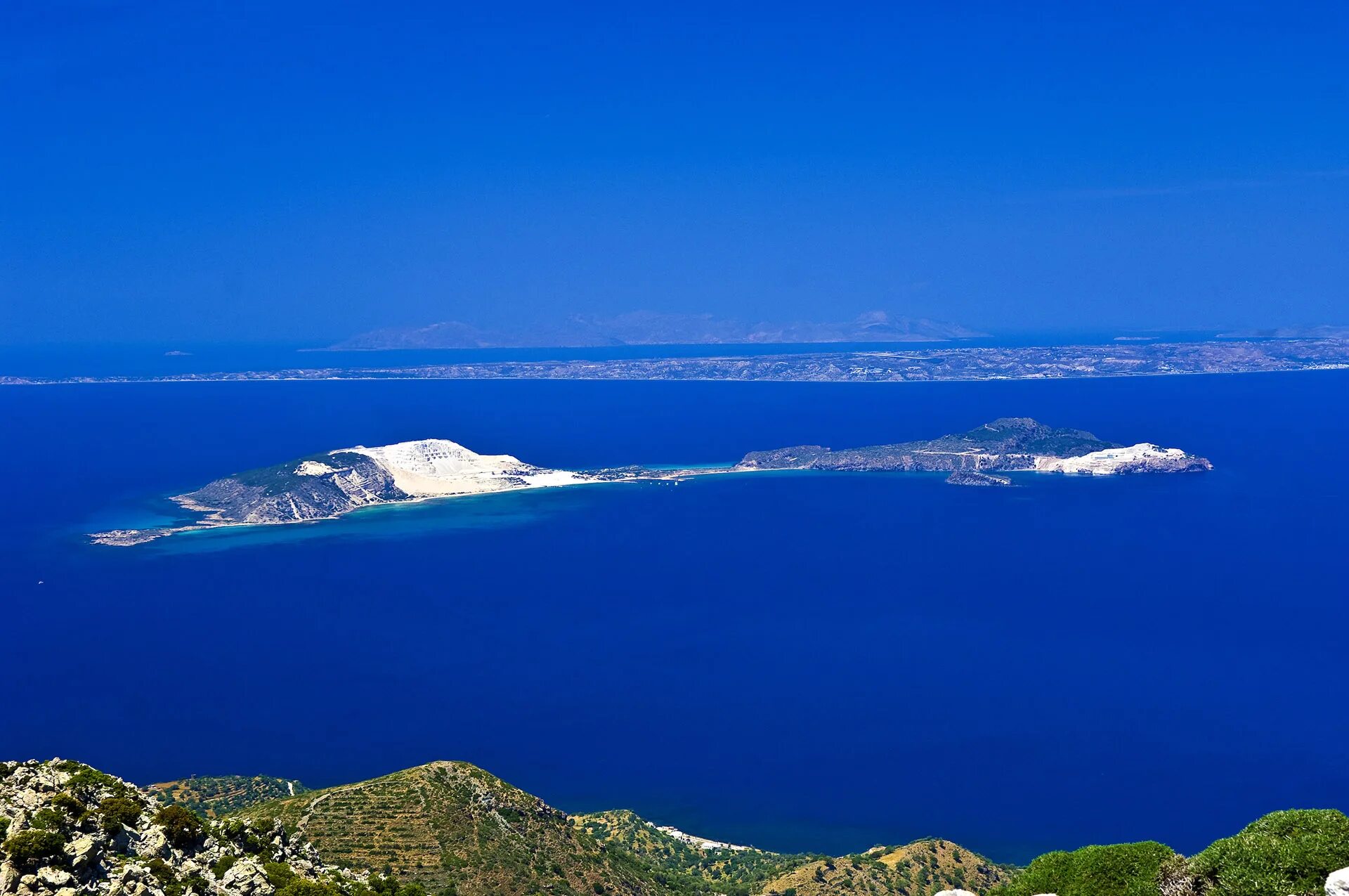 Ancient island. Остров Нисирос Греция. Остров Нисирос Греция фото. Яли (остров). Остров из пемзы.