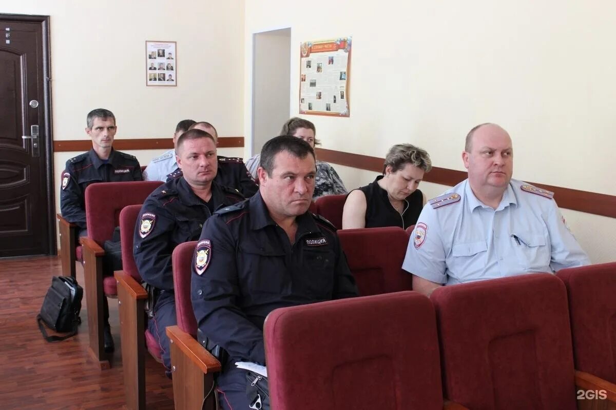 Начальник полиции кузбасса игорь иванов. Новокузнецкое управление полиции. Глотов сергей александрович новокузнецк. Мемориалы сотрудникам мвд. Новокузнецкая школа милиции.