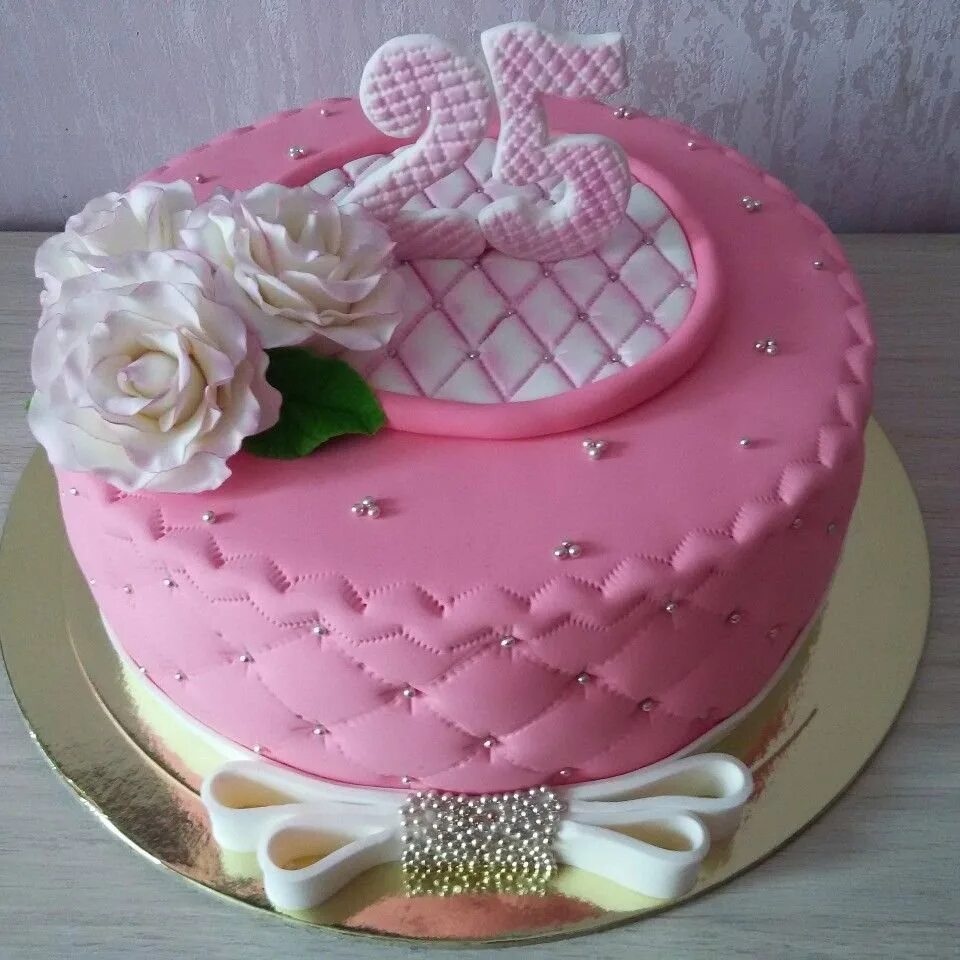 Торт для новорожденной девочки. Тортик на день рождения дочке. Торт на выписку для девочки. Тортик на день рождения дочке. Украшение торта для дочери.