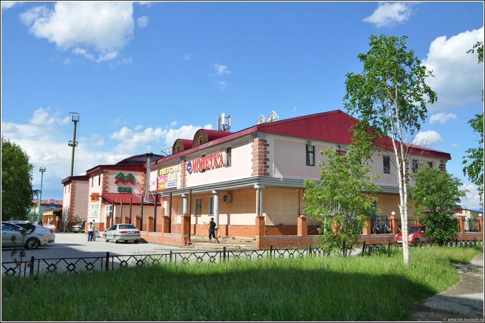 Поселок излучинск. Мегамаркет излучинск. Набережная 1 излучинск. Набережная 12 излучинск. Дворец спорта югра в излучинске.