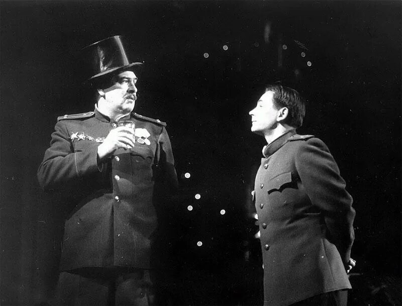 Малый театр афиша. Обрыв спектакль малого театра 1973 исполнители. Пир победителей. Солженицын пьеса свеча. Солженицын пьеса пир победителей программка малого театра.