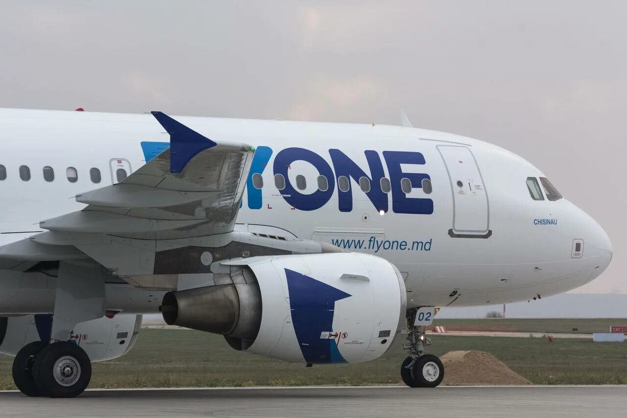 Флайоне. Авиакомпании flyone Armenia. Самолеты Флай уан Армения. Fly one a320. Fly one Armenia самолеты.