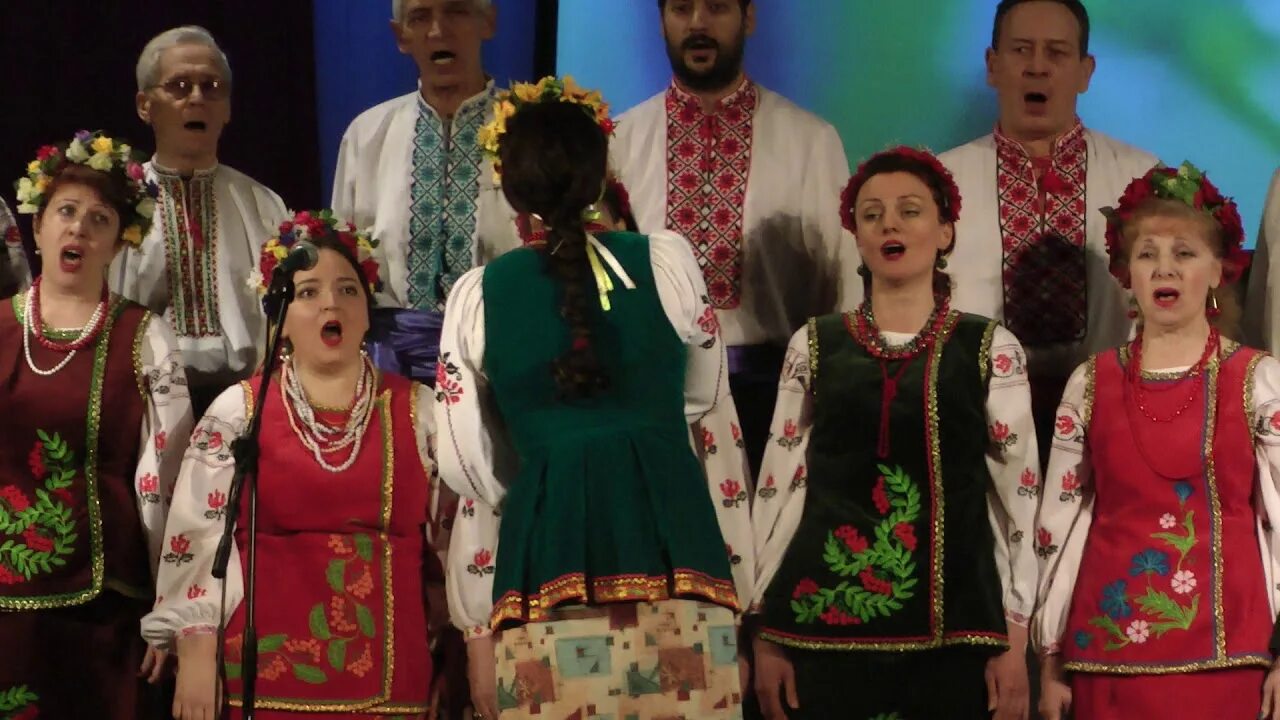 Хор червона калина ростов досуг. Украинские песни червона калина. Хор червона калина ростов на дону. Ансамбль украинской песни. Хор червона калина ростов на дону.