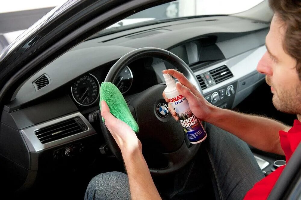 Мойка салона автомобиля. Автохимчистка баннер. Уход за автомобилем. Влажная уборка салона автомобиля. Химчистка салона авто.