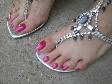 Foot toenails