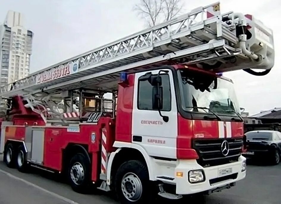 Bronto skylift f90hla. Коленчатый подъемник пожарный акп-50. Самый высокий пожарный подъемник в мире. Bronto skylift 101. Bronto skylift f 101.