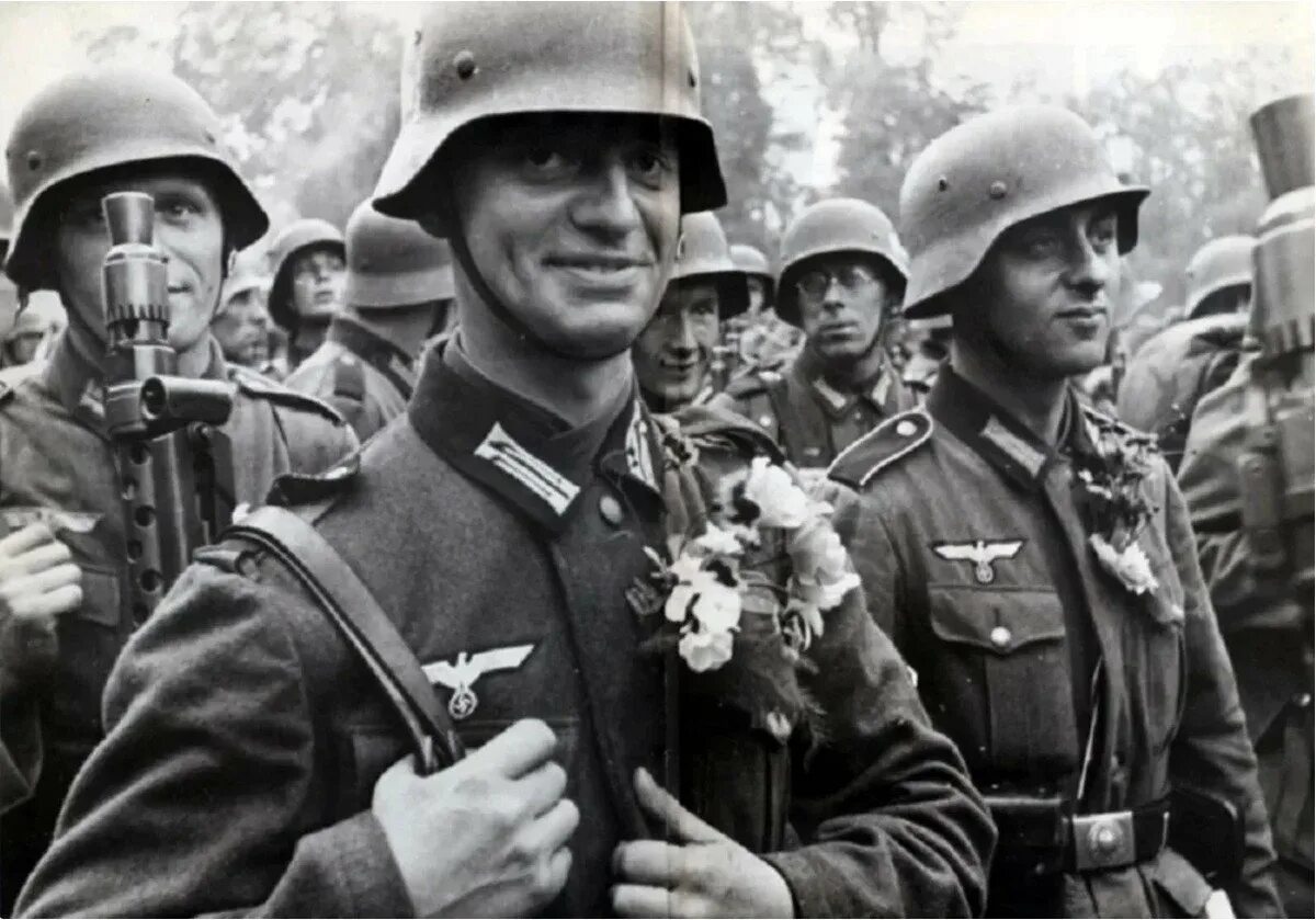 Германия хочет войны. Солдаты Германии второй мировой войны. Солдат Германии ВМВ. Солдаты СС во Франции 1940..