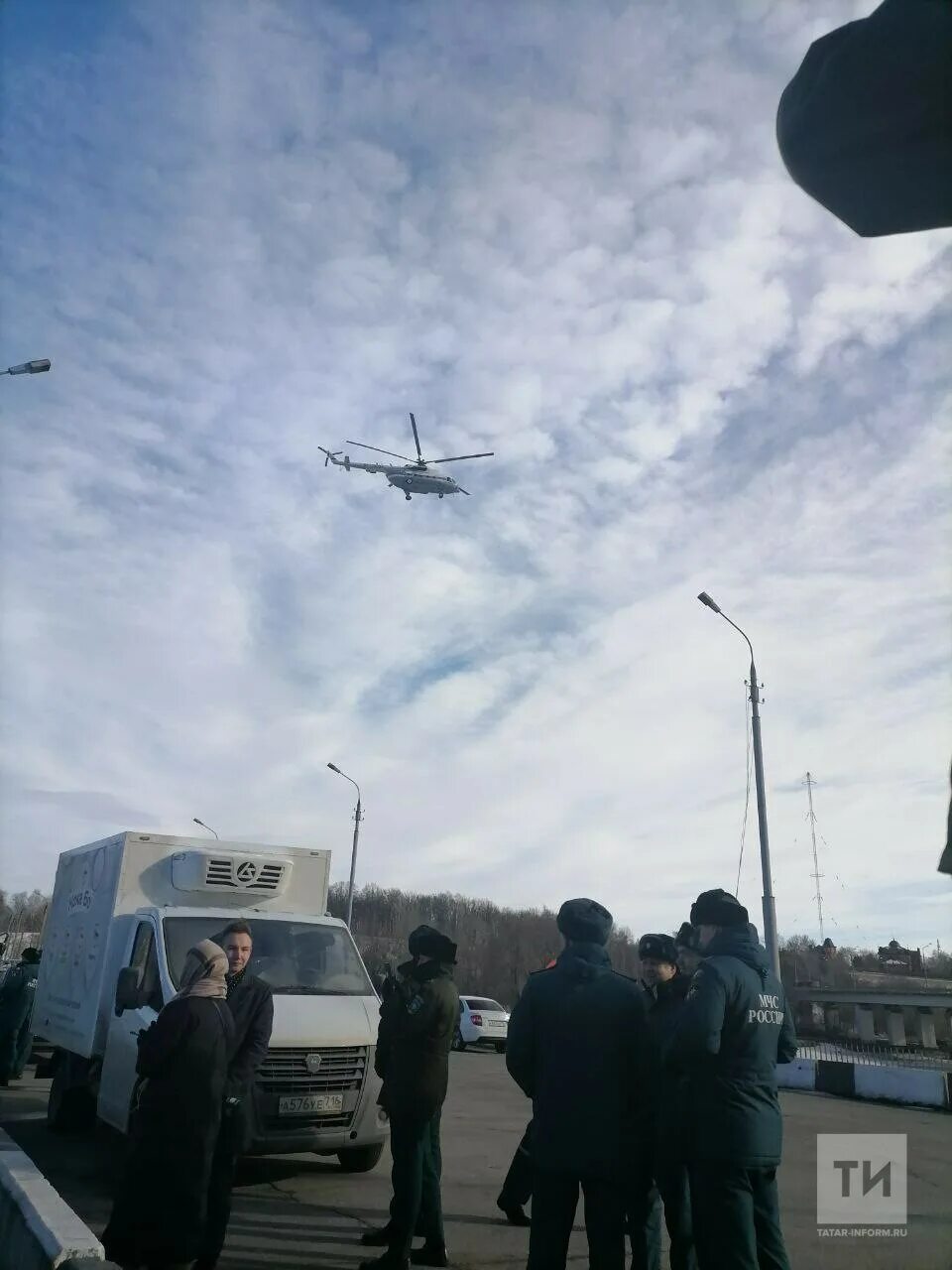 Беспилотники. Вертолет над Казанью. Беспилотник над Казанью. Вертолет МЧС.