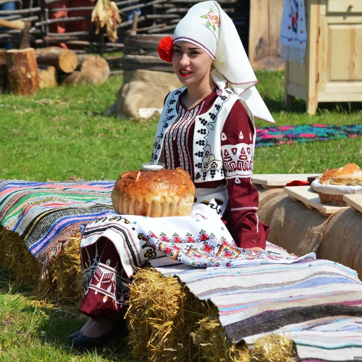 Гагаузы вероисповедание. Гагаузия Хедерлез. Гагаузия Hederlez. Национальный костюм Гагаузии. Хедерлез в Гагаузии.