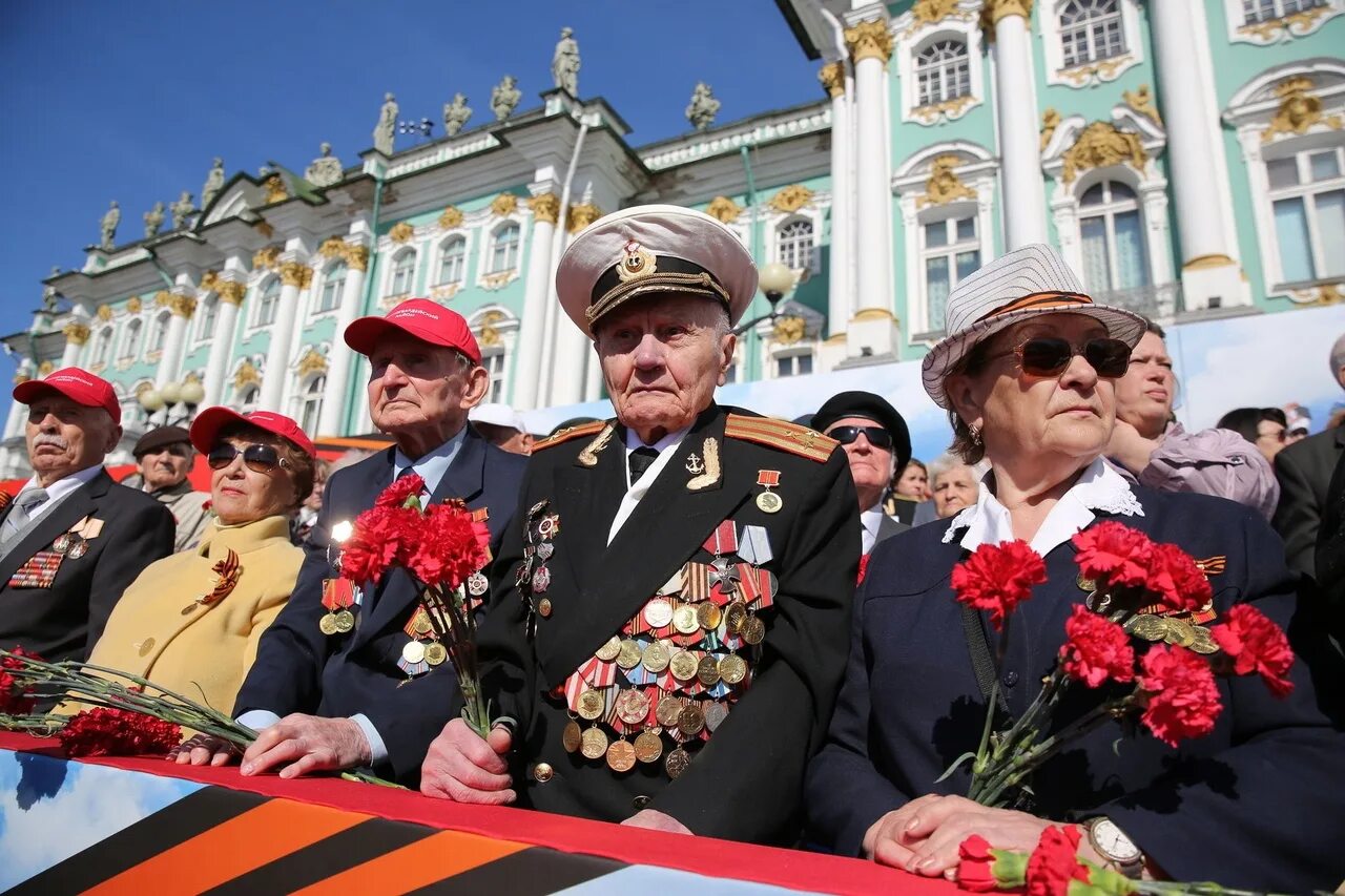 Год празднования 9 мая. Парад Победы на красной площади ветераны. Парад ветеранов 9 мая СПБ. Ветераны Великой Отечественной войны на красной площади. День Победы парад на красной площади ветераны.