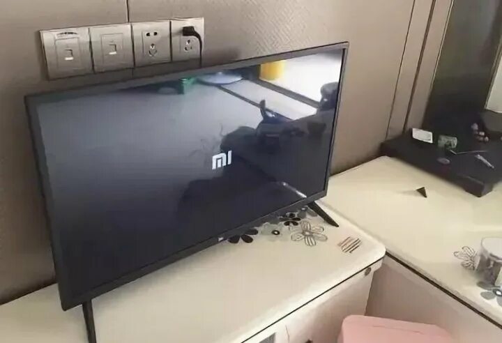 Днс телевизор mi. Xiaomi mi TV 4a 32 t2. Xiaomi mi TV a2 32 пульт. Xiaomi mi 4s 32. Xiaomi TV a2 43 кронштейн.