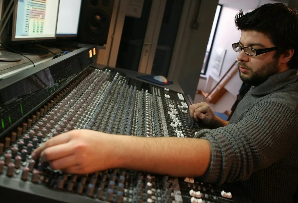 Студийный микрофон б м 800. Звукозаписывающая аппаратура 1920. Профессиональная звукозапись. Sound record. Честер студийный микрофон.