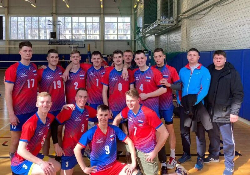 крылья советов (футбольный клуб, самара). футбольная школа испании. артем вершинин тольятти. команда 30_10. команда футболистов.