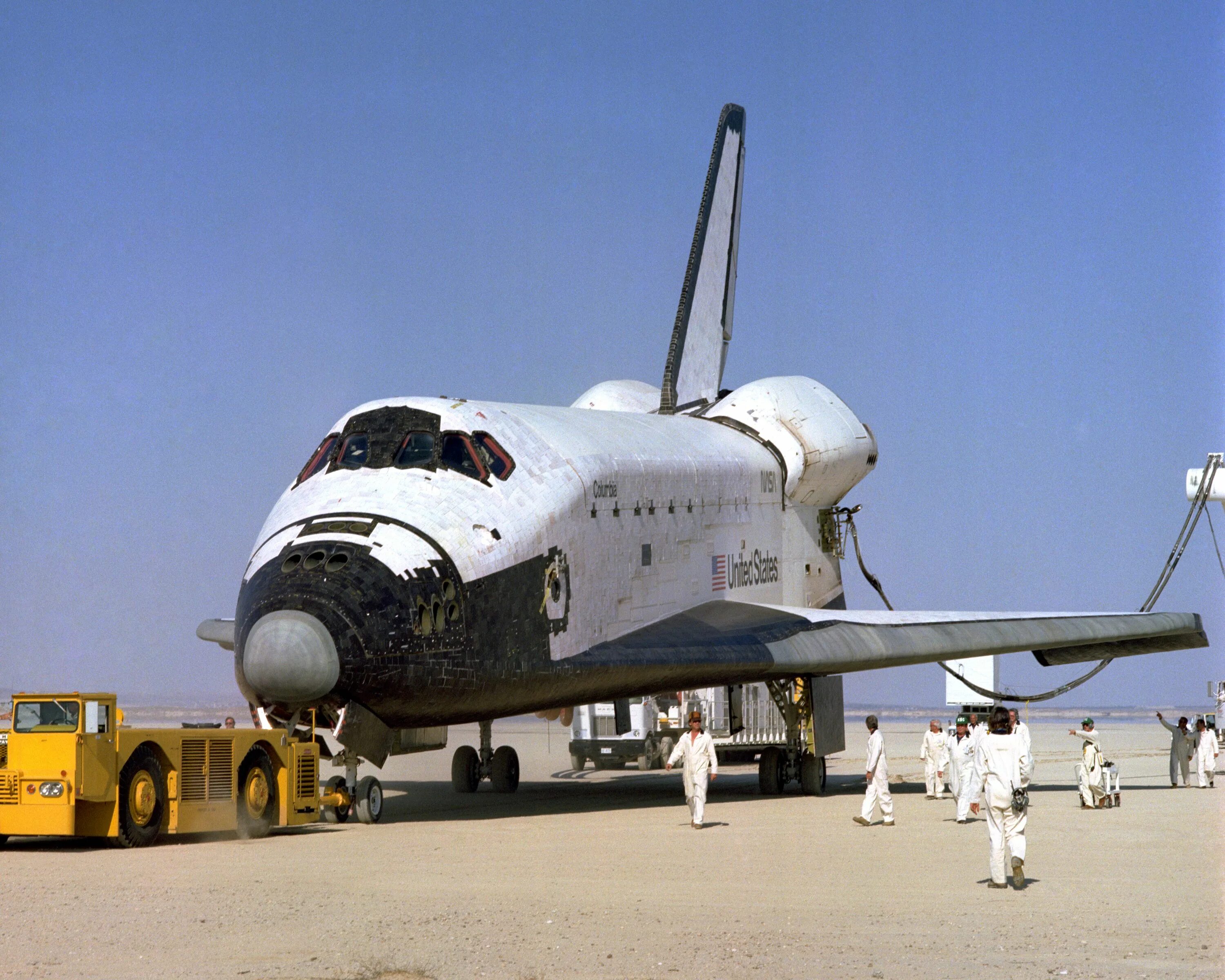 Первый космический челнок. Шаттл Колумбия STS-1 1981. Спейс шаттл Колумбия 1981. Space Shuttle Колумбия. Шаттл НАСА Колумбия.