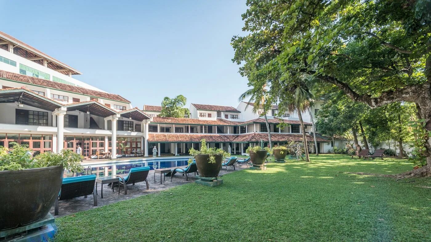 Mount Lavinia 4* Коломбо, Маунт Лавиния. Mount Lavinia Beach Hotel 4 Шри Ланка. Palms Mount Lavinia 3. Пляж Маунт Лавиния. Маунт лавиния