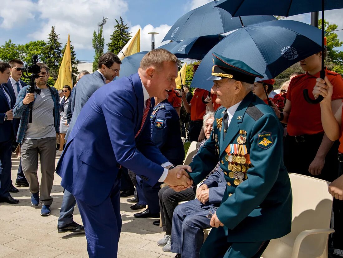 Защитники отечества тамбов. Музей юные защитники Родины Курск. Мемориал сынам полков в Курске. Защитники Отечества Курск. Юные защитники Родины Курск выставка.