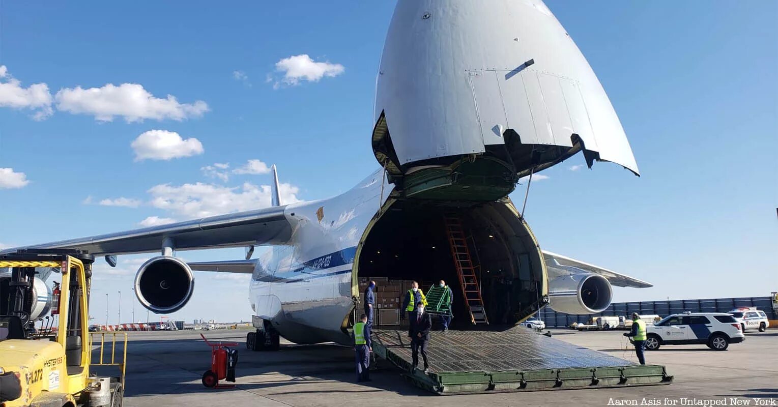 АН-124 шасси. Antonov an-124-100 Мрия. Грузовой самолёт Cargo a400. An-124 Russian Cargo Jet. Russia arrived