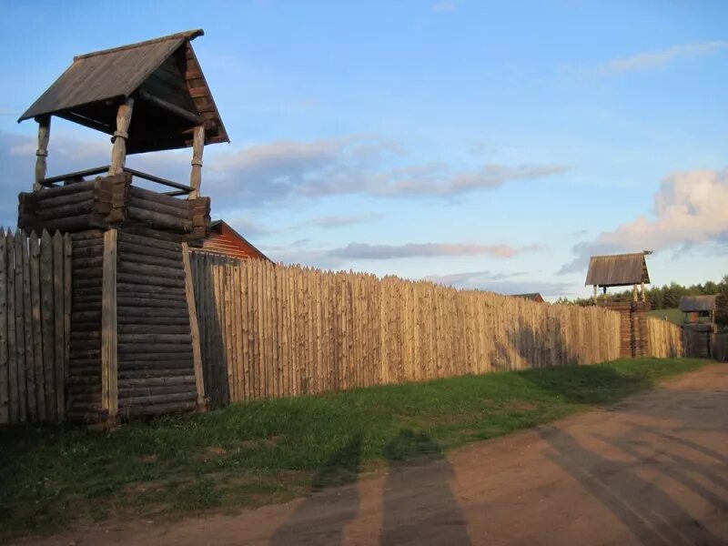 Local village. Гостинично-туристический комплекс «Киногородок». Киногородок Тверская область. Киногородок Михайловское. Киногородок Тверская область Озерный.