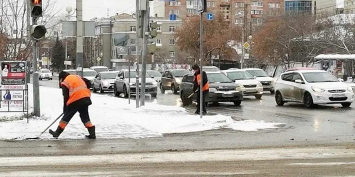 Омск дороги. Дороги с сильным движением. Мороз в Омске. Омские дороги во дворах зимой.