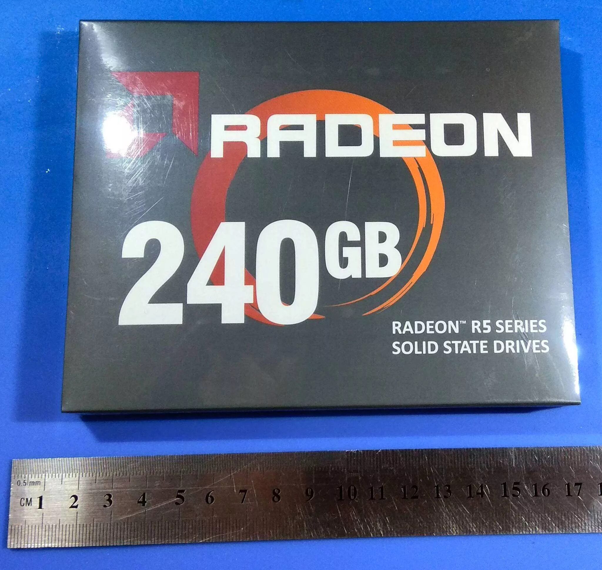 Ssd 240gb amd 2. Amd. Ссд амд 512 в упаковке. Radeon 240 гб ssd. Radeon 240 гб ssd.