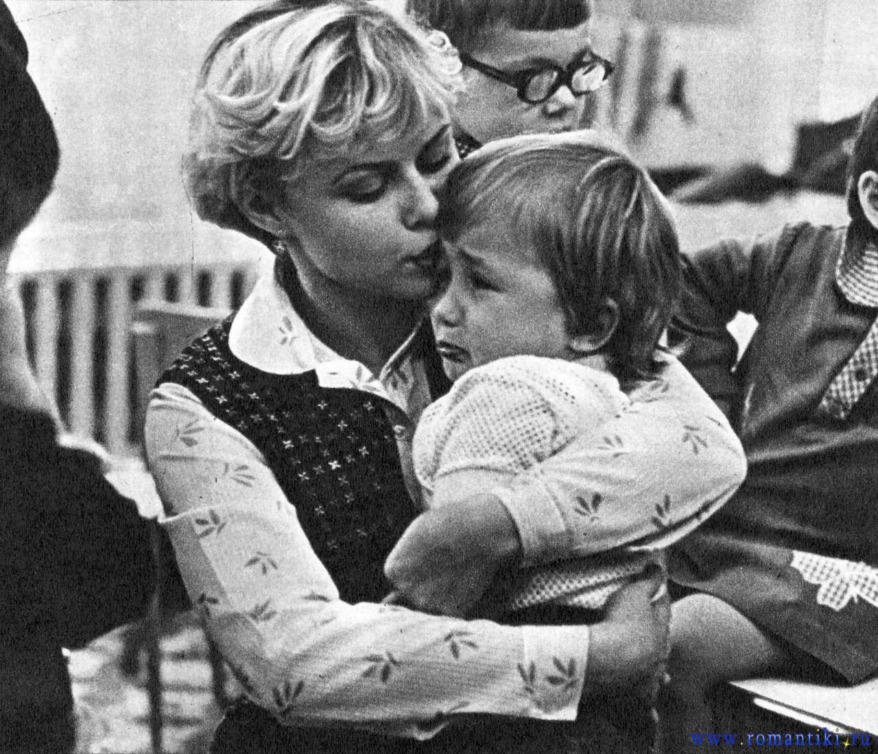 Ретро мама рассказ. Советская мама. Советские родители и дети. Советская женщина с ребенком. Дети 80-х.