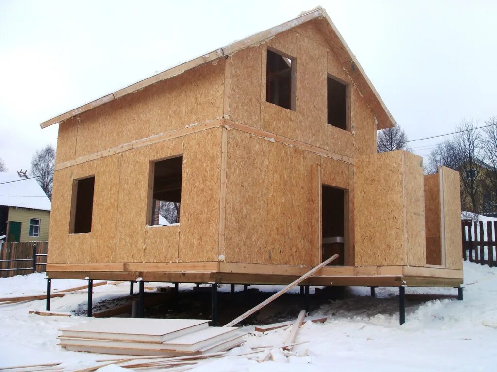 Цокольное перекрытие — сип. Проекты из сип панелей. Столбчатый фундамент под сип панели. Сип дома на сваях. Отделка фасада дома на сваях.