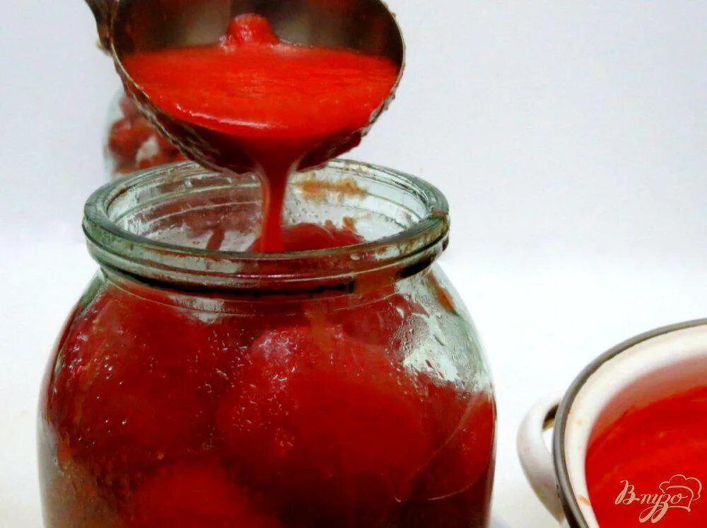 Сок помидоры самый вкусный рецепт. Помидоры в собственном СОКК. Томаты в собственном соку на зиму. Помидоры в томатном соке на зиму. Томат помидор.