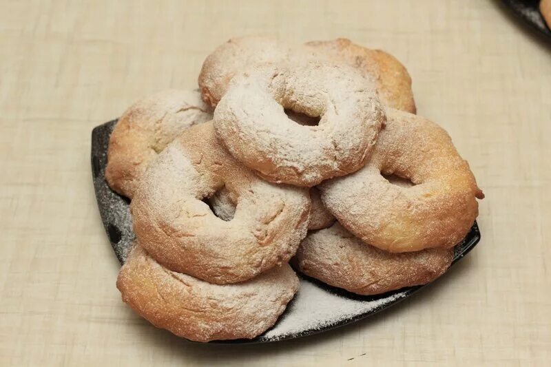 калачи на сметане. калачики сметанные сметанные. пресные калачики. калачики на сметане в духовке. домашние калачи.