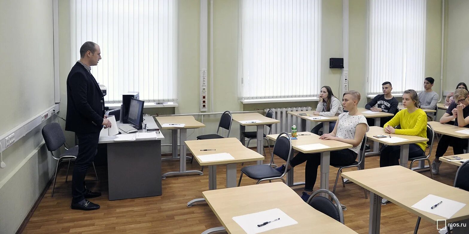 Школа госслужащего. Школа госслужащего. Государственный служащий на белом фоне. Яковлева светлана вячеславовна амурская область. Государственный служащий профессии.