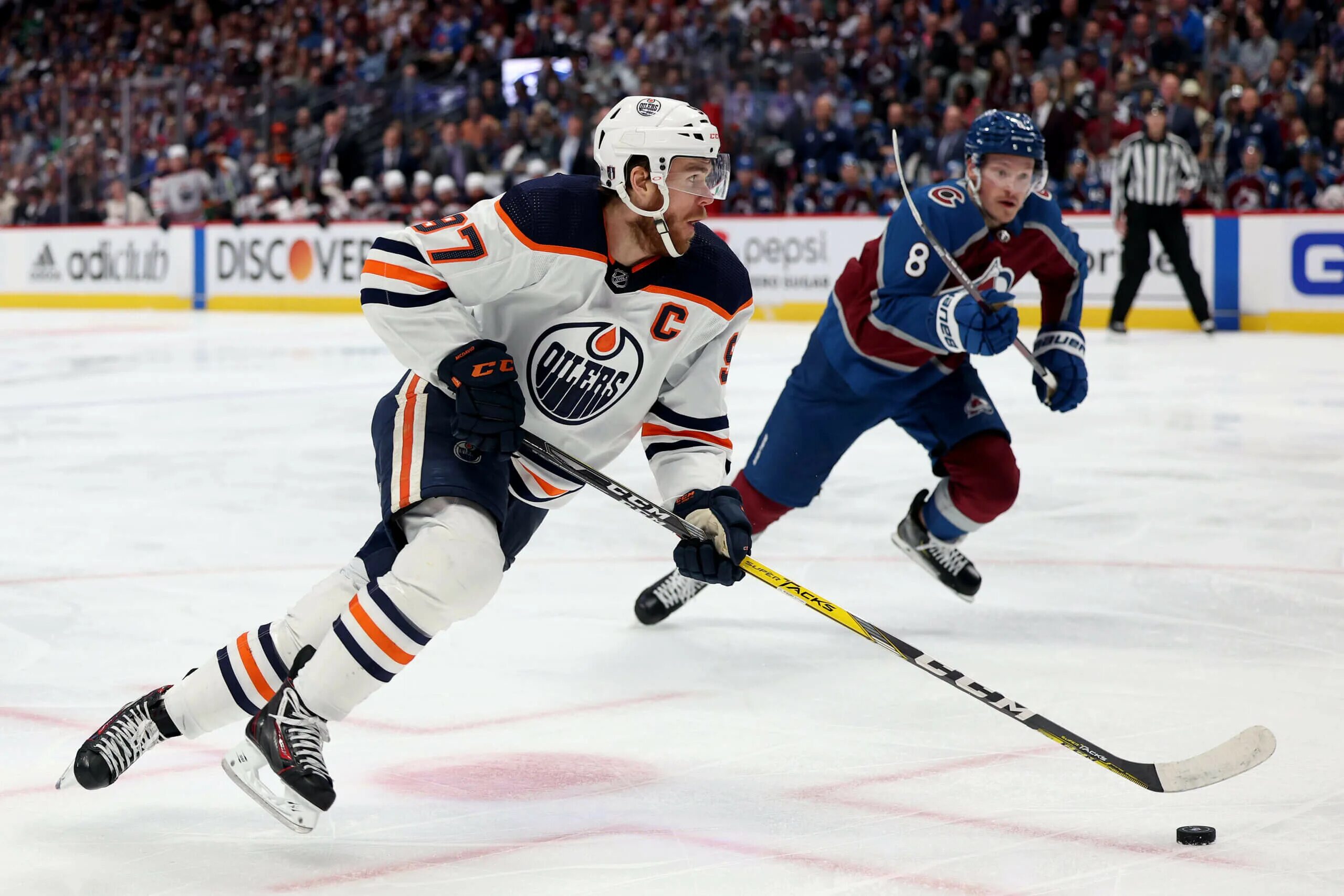 Нхл результаты сегодня ночью 2023. Connor MCDAVID. Connor MCDAVID 2023. NHL 2023 игра. Хоккеисты НХЛ 2023.