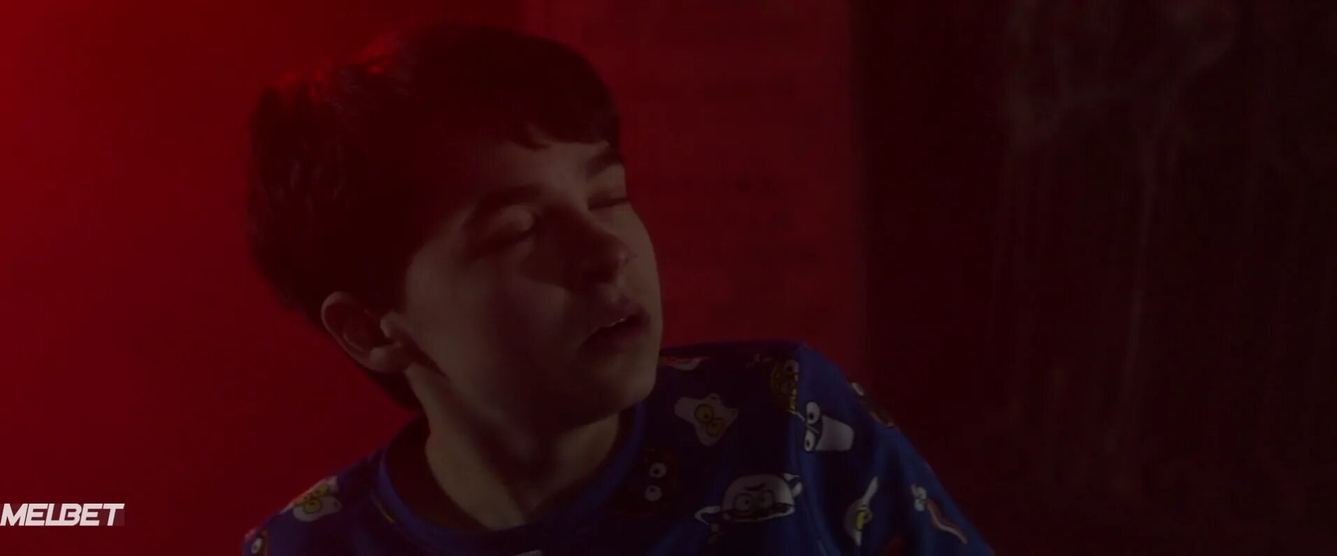 очень странный пришелец 2020