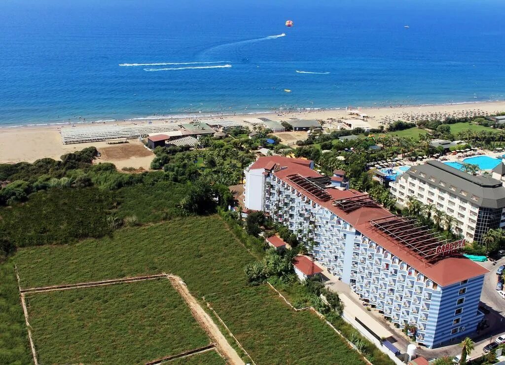 Club caretta beach 4. Club Hotel Caretta Beach Алания Конаклы. Турция отель карета Бич 4 Алания. Caretta Beach Hotel 4 Турция. Club Hotel Caretta Beach 4* пляж.