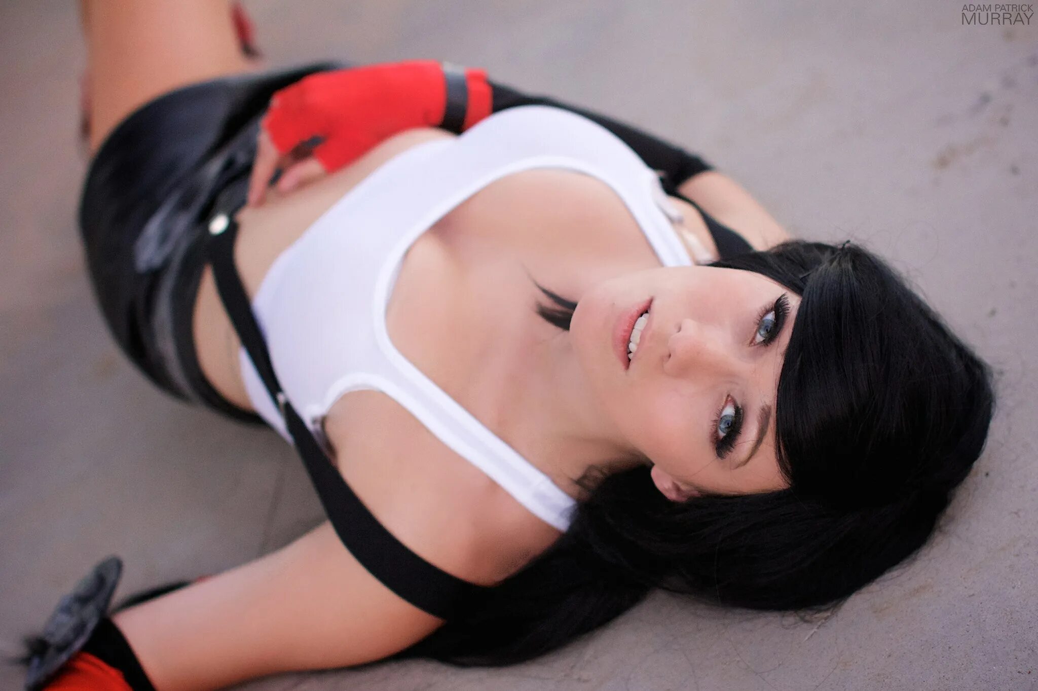 Косплей 18 без. Lindsay Elyse Tifa. Tifa косплей.