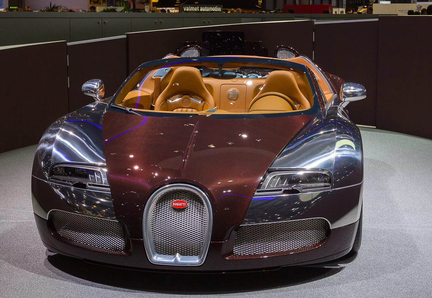 Сколько стоит автомобиль бугатти. Бугатти Вейрон 2021. Bugatti Veyron 2022. Bugatti Вейрон 2022. Машина Бугатти 2022.