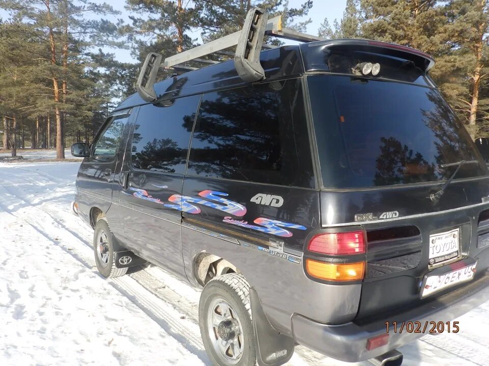 Дверь лит айс. Toyota Lite Ace cr31. Toyota Lite Ace cr31 96 года. Спойлер на Тойота лит айс кузов CR 52. Колдун Toyota Lite Ace.