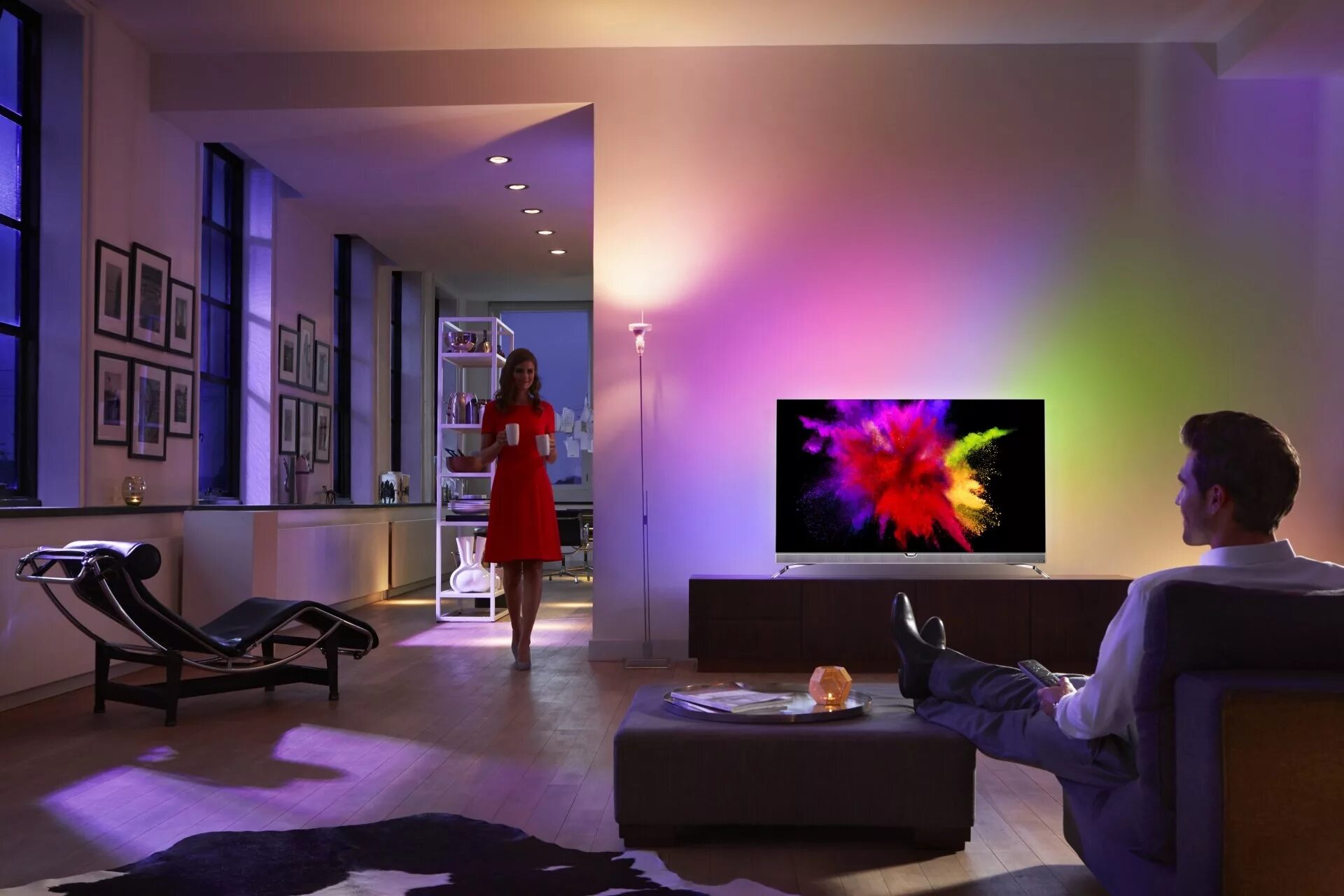 Какой лучше телевизоры led. Филипс телевизор с подсветкой Ambilight. Philips с подсветкой Ambilight. Philips Ambilight strip. Телевизор самсунг с подсветкой Ambilight.