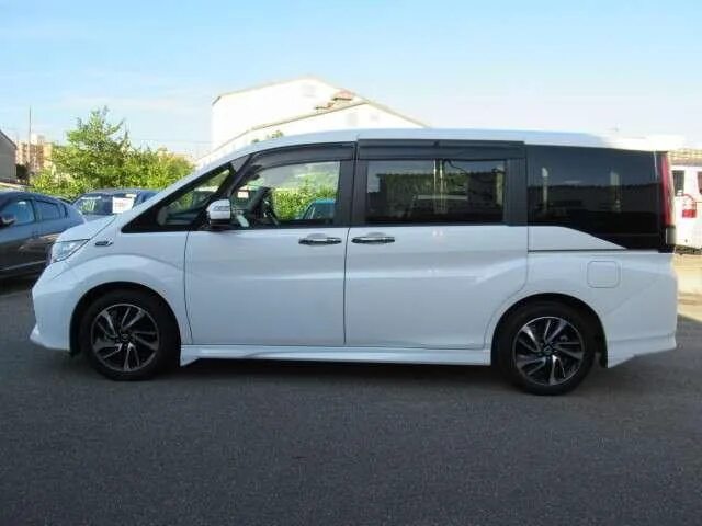 Honda stepwgn rg2. Honda stepwgn диски r18. Honda stepwgn rf3 silk. Размер дисков степвагон. Honda stepwgn 5g.