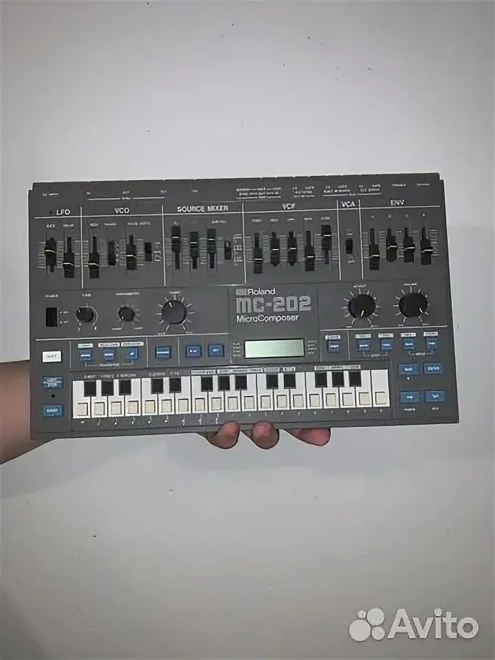 Синтезатор дешевый. Roland cm-500. Роланд авито. Роланд авито. Roland fantom 7.