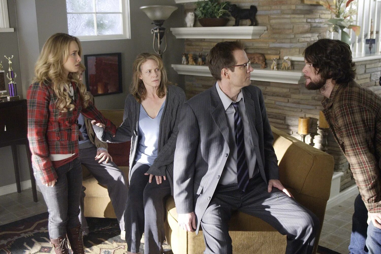 Люди сериал мия. Сергей жарков первый отдел. Коллекционер человеческих душ сериал 2004–2006. Первый отдел сериал. Сериал люди/humans джемма чан.