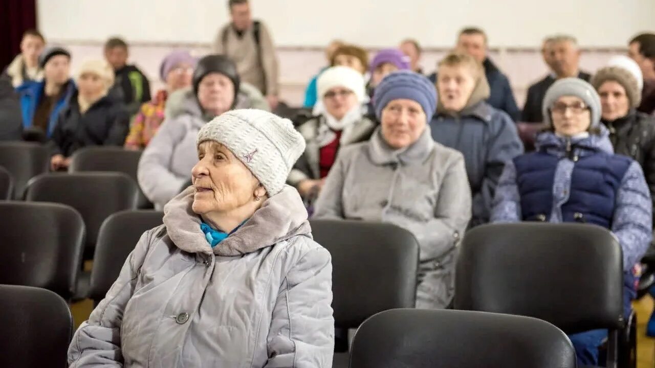 Г апреля пенсионерам. Пенсионеры крайнего севера. Пенсионеры НАО старые фото.