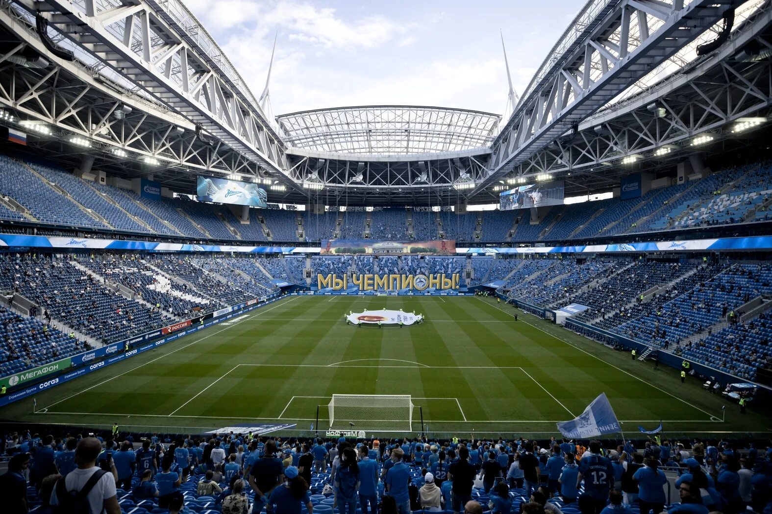 Футбольный стадион газпром арена. Питер стадион зенит арена. Крестовский остров газпром арена. Спб стадион газпром арена. Газпром арена зенит.