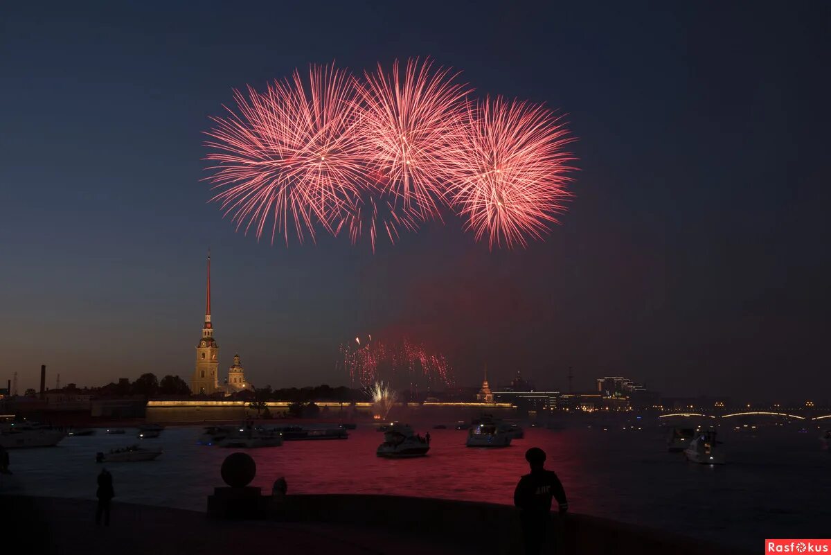 Какой будет май в санкт петербурге. Санкт Петербург 27 мая салют. Салют 78 Санкт-Петербург. Салют СПБ 2022. Салют на день города СПБ.