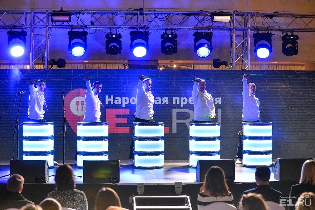 Гранд шоу. Шоу сайт екатеринбург. Шоу балет фантом чебоксары. Шоу сайт екатеринбург. Шоу толстушек москва.