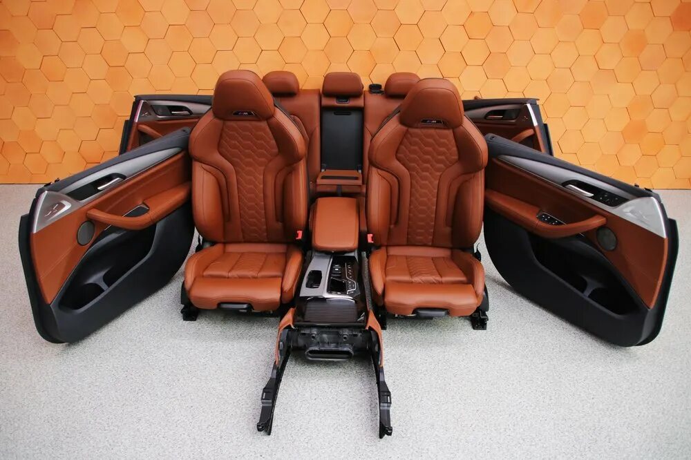 Сиденья бмв g05. Bmw x4 сидения. bmw x4 g02 салон. сиденья для bmw x5 g05. bmw m5 сиденья.