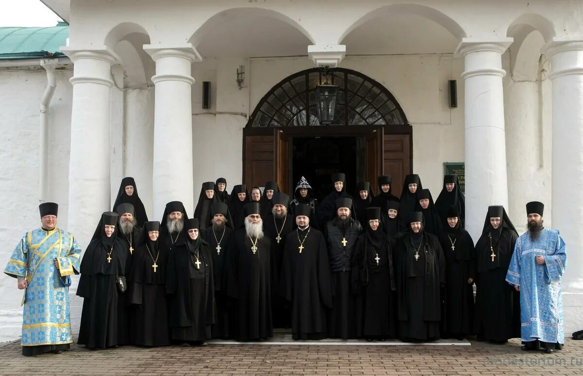 Сайт успенского женского монастыря. Свято Успенский епархиальный женский монастырь Александров. Свято-Успенский монастырь Старица братия монастыря. Красноярск братия монастыря Свято-Успенский мужской монастырь. Настоятель Свято-Успенского епархиального монастыря.