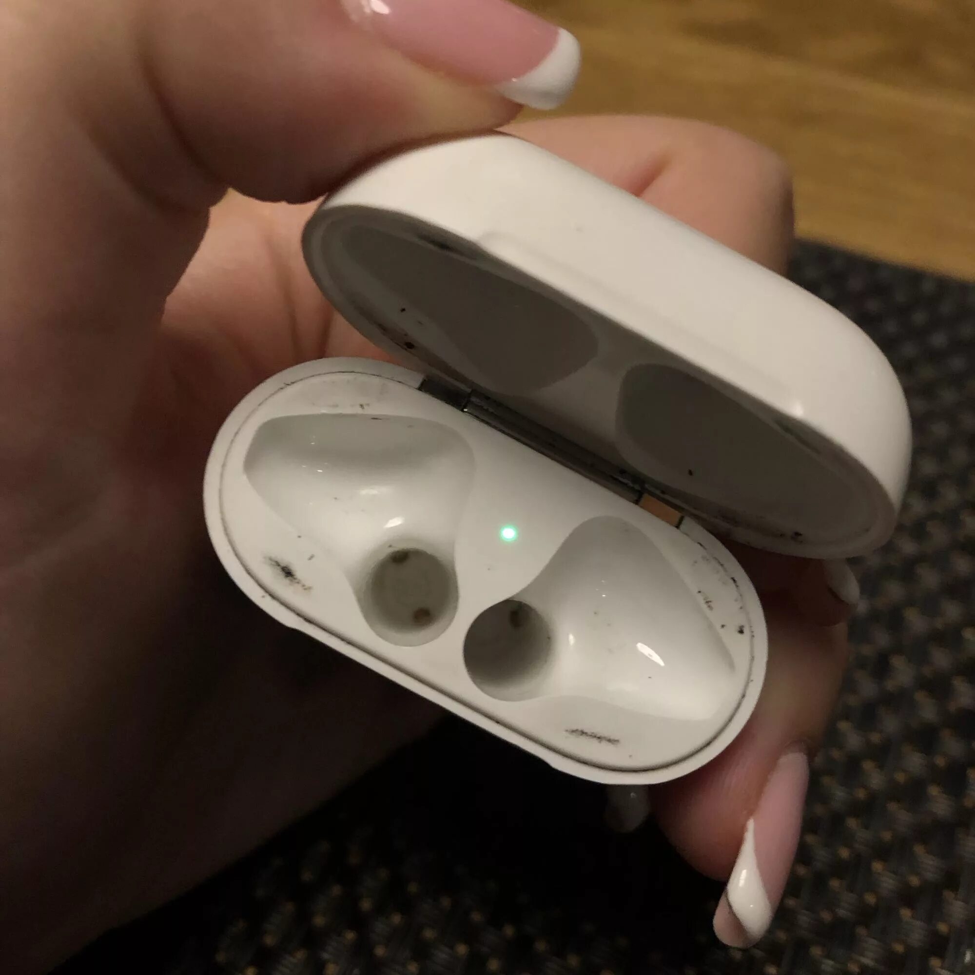 Airpods pro без кейса. Аирподс 2. Аирподс 2 оригинал. Айрподсы 1. AIRPODS 2.2.