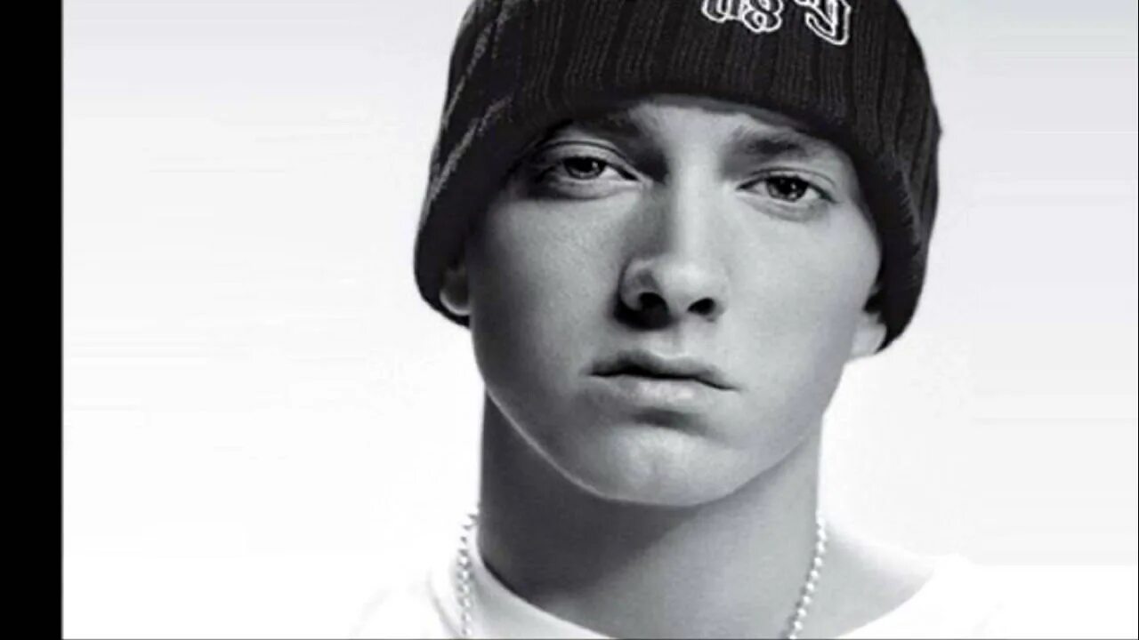 Рэп эминем. Eminem 2000. Эминем 2021. Эминем презентация. Эминем сейчас 2022.